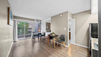 Queens Villa condo # 206, Honolulu, Hawaii - photo 1 of 14