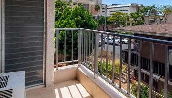 Queens Villa condo # 211, Honolulu, Hawaii - photo 5 of 12