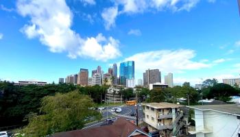 Queens Villa condo # 403, Honolulu, Hawaii - photo 6 of 10