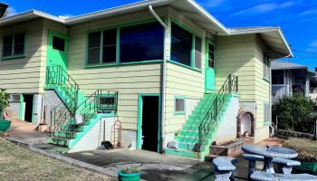 1515 Kealia Drive Kamehameha Heights, Honolulu home - photo 2 of 19 1515 Kealia Drive Kamehameha Heights, Honolulu home - photo 2 of 19