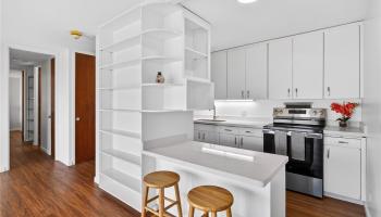 Queen Emma Gardens condo # 1250, Honolulu, Hawaii - photo 4 of 24