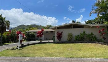 1516 Uluhao Street Olomana, Kailua home - photo 1 of 23 1516 Uluhao Street Olomana, Kailua home - photo 1 of 23