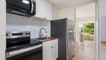 Westview Plaza condo # 302, Honolulu, Hawaii - photo 2 of 16