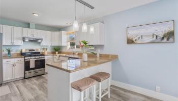 1518  Ala Lani Street Moanalua Valley, Honolulu home - photo 2 of 24