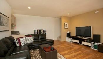 1520 Thurston Ave Punchbowl Area, Honolulu home - photo 5 of 15