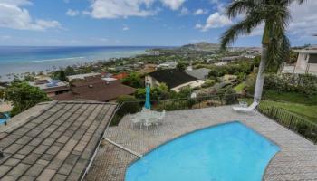 1524 Ohialoke St Waialae Iki, Diamond Head home - photo 2 of 15 1524 Ohialoke St Waialae Iki, Diamond Head home - photo 2 of 15