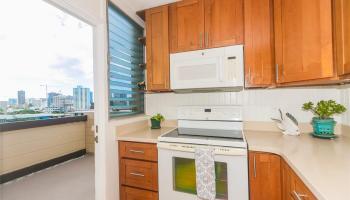 Pensacola Gardens condo # 101, Honolulu, Hawaii - photo 3 of 17