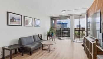 Pensacola Gardens condo # 318, Honolulu, Hawaii - photo 1 of 18