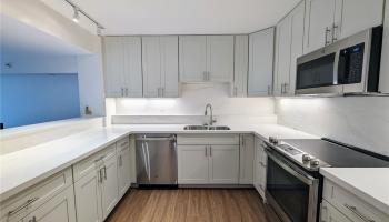 1525 Wilder Ave Honolulu - Rental - photo 4 of 13