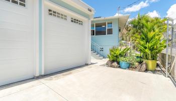 1530 Ainakoa Ave Waialae Nui-lwr, Diamond Head home - photo 1 of 25 1530 Ainakoa Ave Waialae Nui-lwr, Diamond Head home - photo 1 of 25
