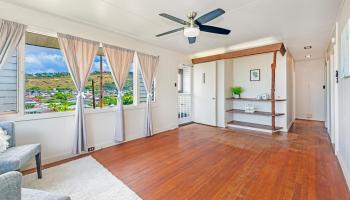 1533 Mokuna Place Palolo, Diamond Head home - photo 3 of 20 1533 Mokuna Place Palolo, Diamond Head home - photo 3 of 20