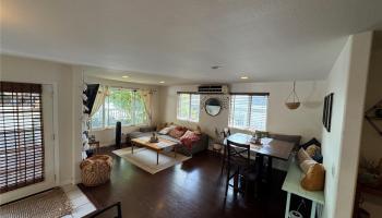 1541  Palolo Ave Palolo, Diamond Head home - photo 2 of 9