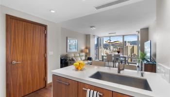 1555 Kapiolani Blvd Honolulu - Rental - photo 5 of 16