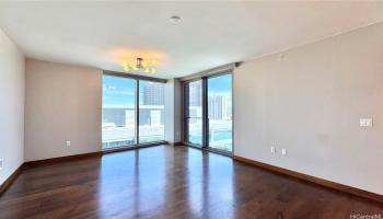 1555 Kapiolani Blvd Honolulu - Rental - photo 4 of 25