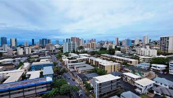 Makiki Plaza condo # 1706, Honolulu, Hawaii - photo 1 of 25