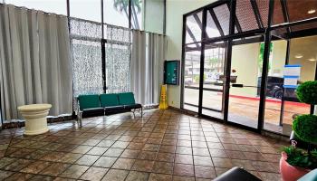 Makiki Plaza condo # 1706, Honolulu, Hawaii - photo 3 of 25