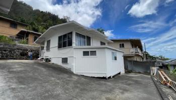 1565  Moani Street Kalihi Uka, Honolulu home - photo 3 of 22