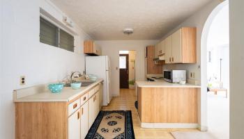 1570  Ala Lani Street Moanalua Valley, Honolulu home - photo 4 of 25