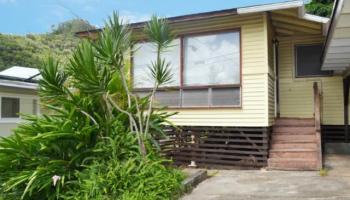 1570 Pahulu St Kalihi Uka, Honolulu home - photo 2 of 25 1570 Pahulu St Kalihi Uka, Honolulu home - photo 2 of 25