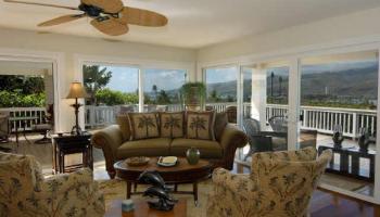 158 Nawiliwili St Triangle, Hawaii Kai home - photo 4 of 10 158 Nawiliwili St Triangle, Hawaii Kai home - photo 4 of 10
