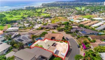 1581 Kamole St Waialae Iki, Diamond Head home - photo 1 of 12 1581 Kamole St Waialae Iki, Diamond Head home - photo 1 of 12