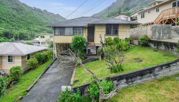 1582 Laulani Street Kalihi Uka, Honolulu home - photo 1 of 23 1582 Laulani Street Kalihi Uka, Honolulu home - photo 1 of 23