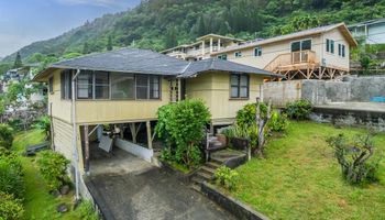 1582 Laulani Street Kalihi Uka, Honolulu home - photo 2 of 23 1582 Laulani Street Kalihi Uka, Honolulu home - photo 2 of 23