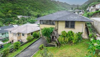 1582 Laulani Street Kalihi Uka, Honolulu home - photo 3 of 23 1582 Laulani Street Kalihi Uka, Honolulu home - photo 3 of 23