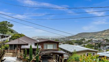 1582 Laulani Street Kalihi Uka, Honolulu home - photo 4 of 23 1582 Laulani Street Kalihi Uka, Honolulu home - photo 4 of 23