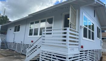 1592  Perry Street Kalihi-upper, Honolulu home - photo 2 of 10