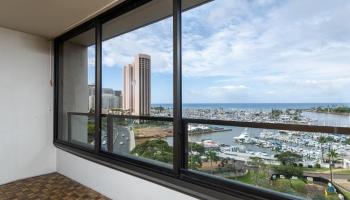 Yacht Harbor Towers condo # 1406, Honolulu, Hawaii - photo 4 of 25