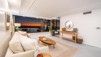 Yacht Harbor Towers condo # 2906, Honolulu, Hawaii - photo 4 of 23