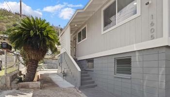 1605  Merkle Street Kalihi Uka, Honolulu home - photo 3 of 25