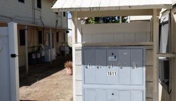 1611 Kahai St Honolulu - Multi-family - photo 4 of 25