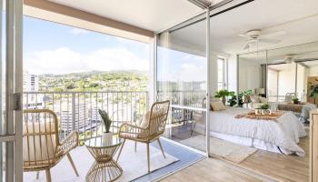 Makiki Towers condo # 1703, Honolulu, Hawaii - photo 2 of 25