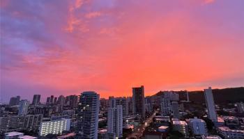 Makiki Towers condo # 1703, Honolulu, Hawaii - photo 5 of 10