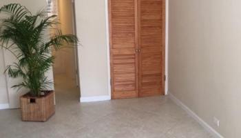 Marina Gardens condo # 204, Honolulu, Hawaii - photo 5 of 6