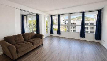 Punahou Tower condo # 402, Honolulu, Hawaii - photo 1 of 20