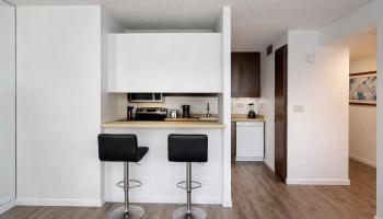 Punahou Tower condo # 402, Honolulu, Hawaii - photo 3 of 20