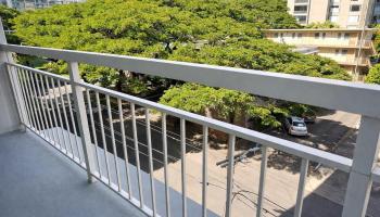 Punahou Tower condo # 402, Honolulu, Hawaii - photo 5 of 20