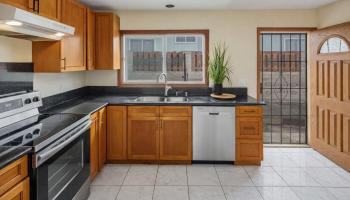 1628  9th Ave Palolo,  home - photo 1 of 10