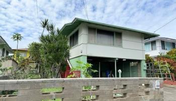 1630  Kino St Kalihi-lower, Honolulu home - photo 2 of 16