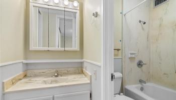 Camelot condo # 1004, Honolulu, Hawaii - photo 6 of 19