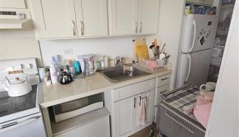 Camelot condo # 1701, Honolulu, Hawaii - photo 5 of 11