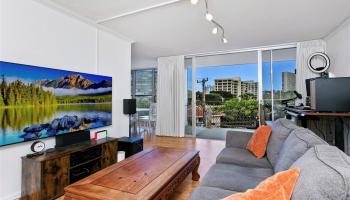 Consulate condo # 401, Honolulu, Hawaii - photo 1 of 1