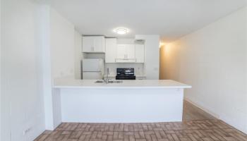 Makiki Winds Apts condo # 202, Honolulu, Hawaii - photo 3 of 16