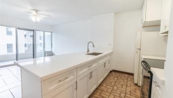 Makiki Winds Apts condo # 202, Honolulu, Hawaii - photo 5 of 16