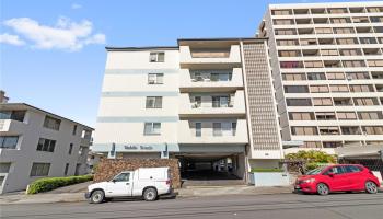 Makiki Winds Apts condo # 208, Honolulu, Hawaii - photo 2 of 11