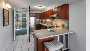 Marina Towers condo # 606, Honolulu, Hawaii - photo 5 of 24