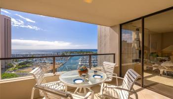 Yacht Harbor Towers condo # 1709, Honolulu, Hawaii - photo 5 of 25